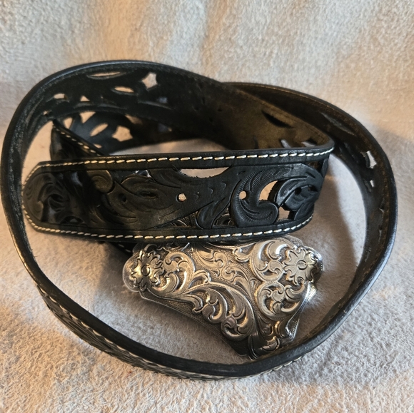 Silverplate Western Buckle Scroll Floral Design and Black Embossed Leather Belt - Picture 2 of 4